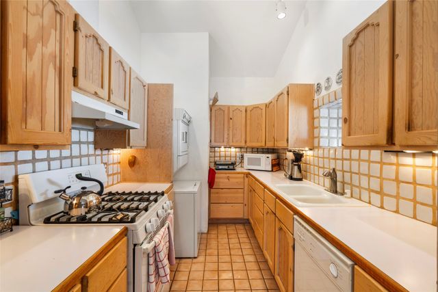 614 Paseo De Peralta, Santa Fe, NM 87501