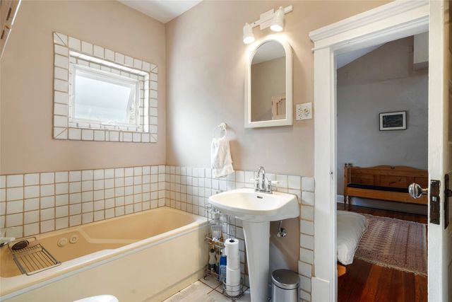 614 Paseo De Peralta, Santa Fe, NM 87501