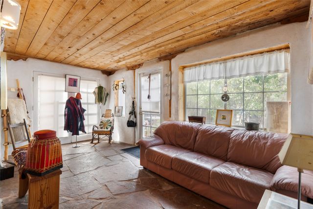 614 Paseo De Peralta, Santa Fe, NM 87501