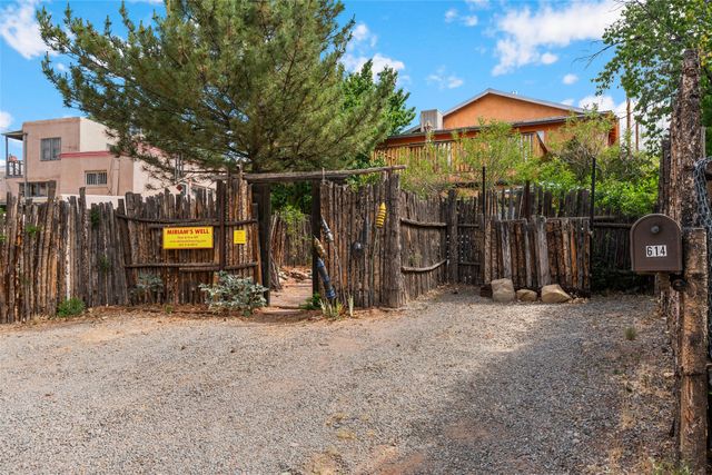 614 Paseo De Peralta, Santa Fe, NM 87501