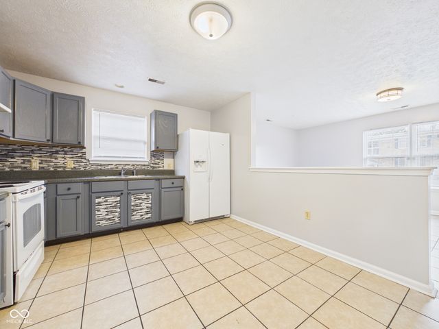 6233 E 11th Street, Indianapolis, IN 46219