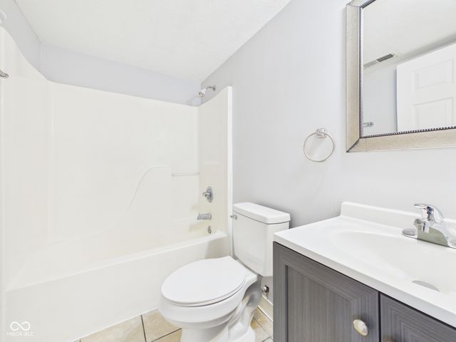 6233 E 11th Street, Indianapolis, IN 46219