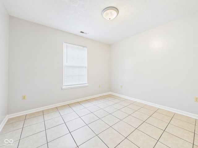 6233 E 11th Street, Indianapolis, IN 46219