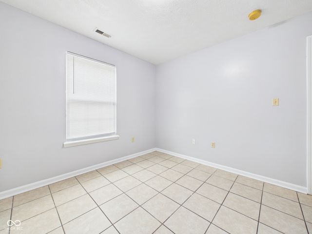 6233 E 11th Street, Indianapolis, IN 46219