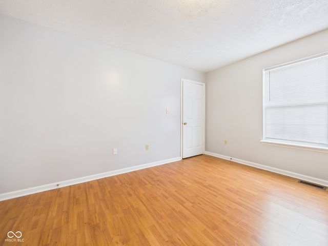 6233 E 11th Street, Indianapolis, IN 46219