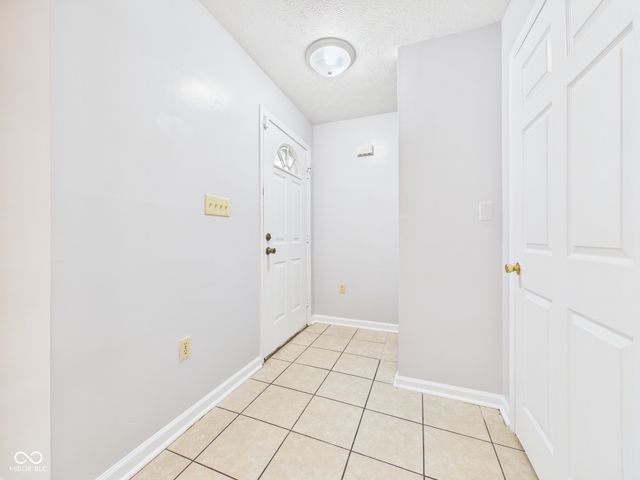 6233 E 11th Street, Indianapolis, IN 46219