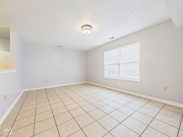 6233 E 11th Street, Indianapolis, IN 46219