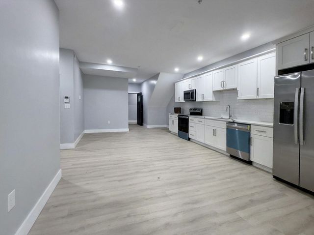 83 Essex Street 301, Lawrence, MA 01841