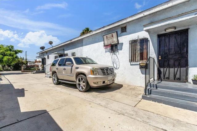 1237 E 76th, Los Angeles, CA 90001