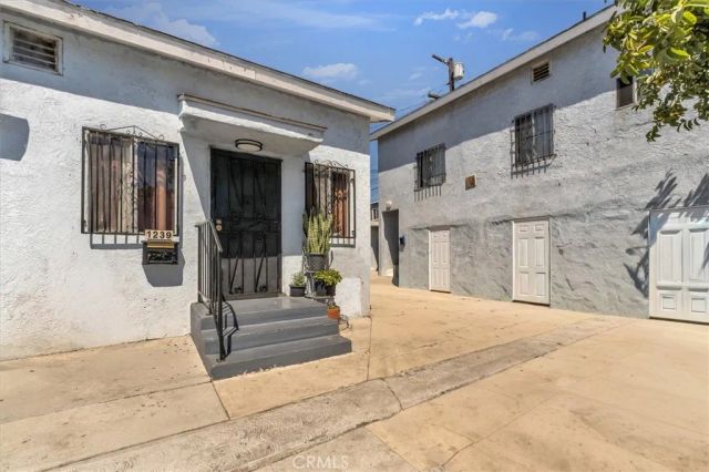 1237 E 76th, Los Angeles, CA 90001