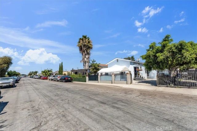 1237 E 76th, Los Angeles, CA 90001
