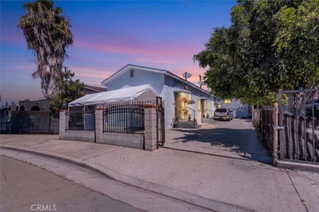 1237 E 76th, Los Angeles, CA 90001