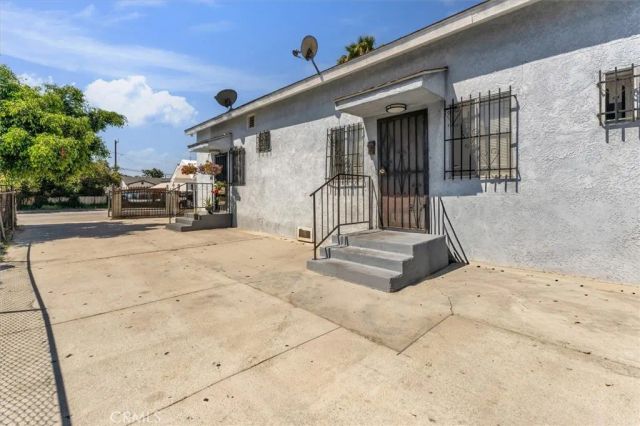 1237 E 76th, Los Angeles, CA 90001
