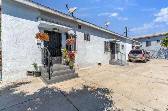 1237 E 76th, Los Angeles, CA 90001