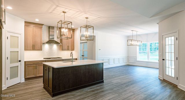 7 Stone Creek Drive, East Greenbush, NY 12061