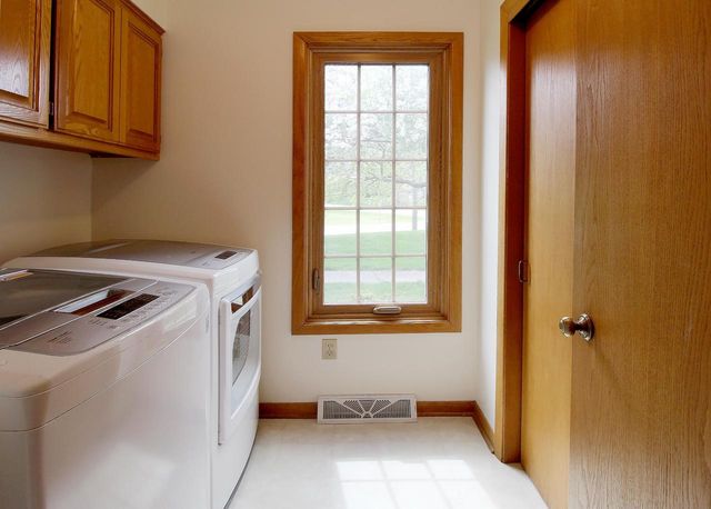 9432 Stanford COURT, Mequon, WI 53097