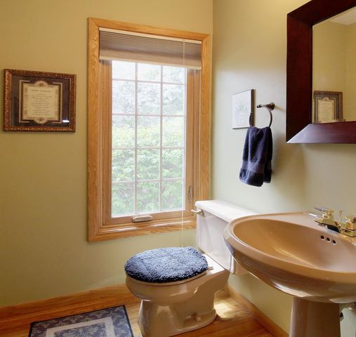 9432 Stanford COURT, Mequon, WI 53097
