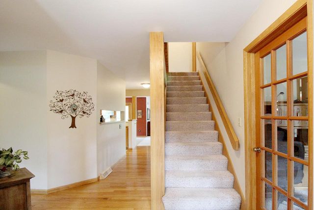9432 Stanford COURT, Mequon, WI 53097
