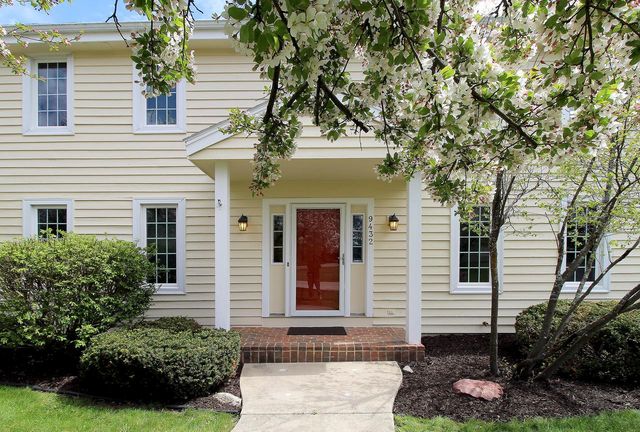 9432 Stanford COURT, Mequon, WI 53097