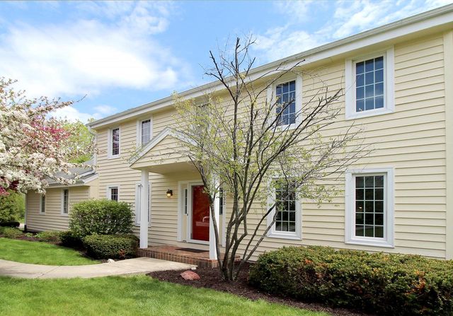 9432 Stanford COURT, Mequon, WI 53097