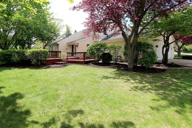 9432 Stanford COURT, Mequon, WI 53097
