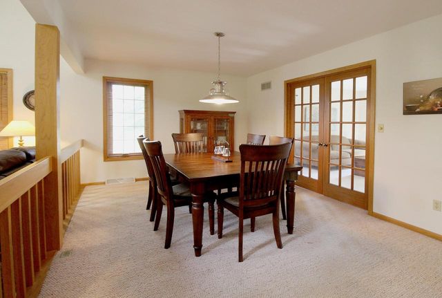 9432 Stanford COURT, Mequon, WI 53097
