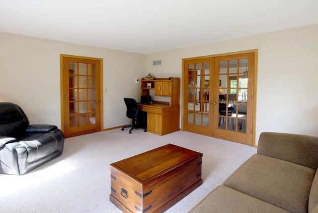 9432 Stanford COURT, Mequon, WI 53097