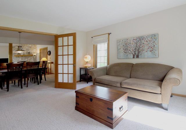 9432 Stanford COURT, Mequon, WI 53097
