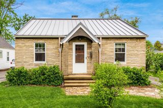 230 E Royal Forest Boulevard, Columbus, OH 43214