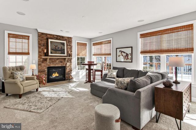 21374 FAIRHUNT DR, Ashburn, VA 20148