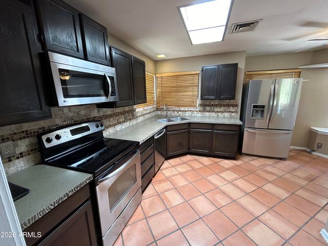 7511 W KIMBERLY Way, Glendale, AZ 85308