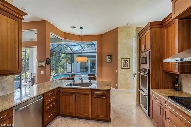 538 Eagle Creek DR, Naples, FL 34113