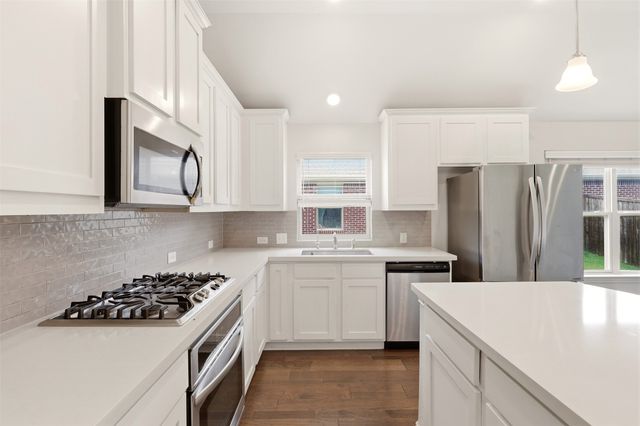 2704 Dancing Flame Drive, Denton, TX 76201