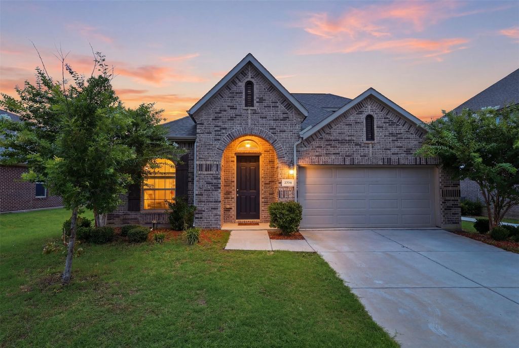 2704 Dancing Flame Drive, Denton, TX 76201