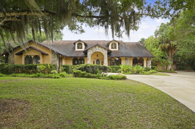 197 Tumblin Kling Road, Fort Pierce, FL 34982