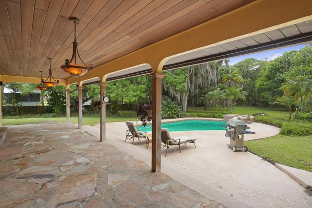 197 Tumblin Kling Road, Fort Pierce, FL 34982