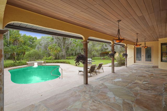 197 Tumblin Kling Road, Fort Pierce, FL 34982