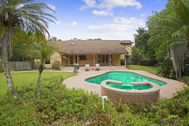 197 Tumblin Kling Road, Fort Pierce, FL 34982