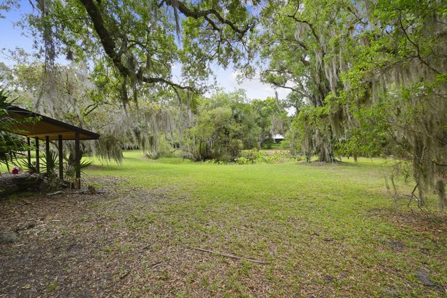 197 Tumblin Kling Road, Fort Pierce, FL 34982