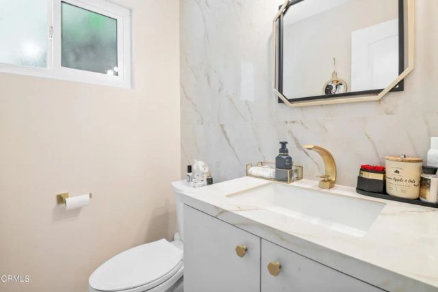 20224 Cohasset Street 12, Winnetka, CA 91306