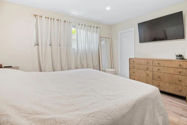 20224 Cohasset Street 12, Winnetka, CA 91306