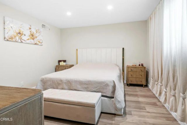20224 Cohasset Street 12, Winnetka, CA 91306