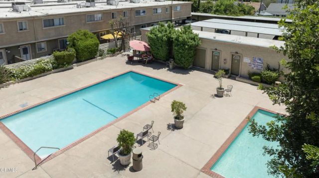 20224 Cohasset Street 12, Winnetka, CA 91306