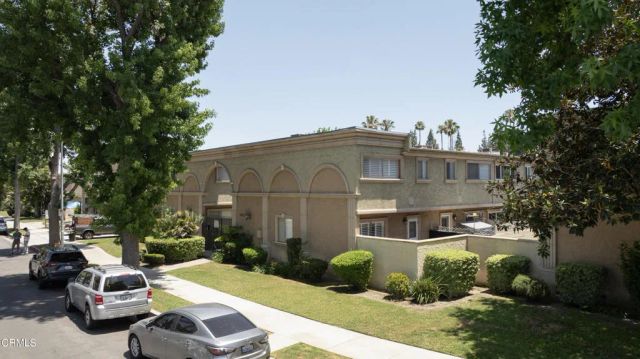 20224 Cohasset Street 12, Winnetka, CA 91306
