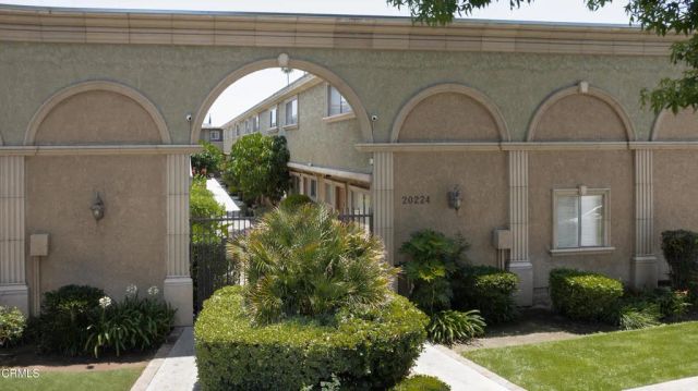 20224 Cohasset Street 12, Winnetka, CA 91306