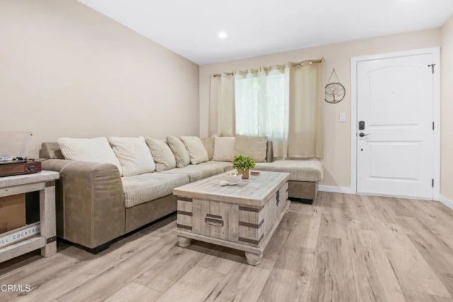 20224 Cohasset Street 12, Winnetka, CA 91306