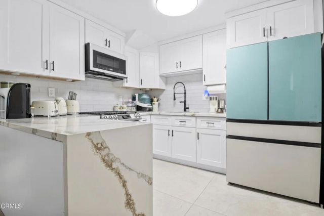 20224 Cohasset Street 12, Winnetka, CA 91306