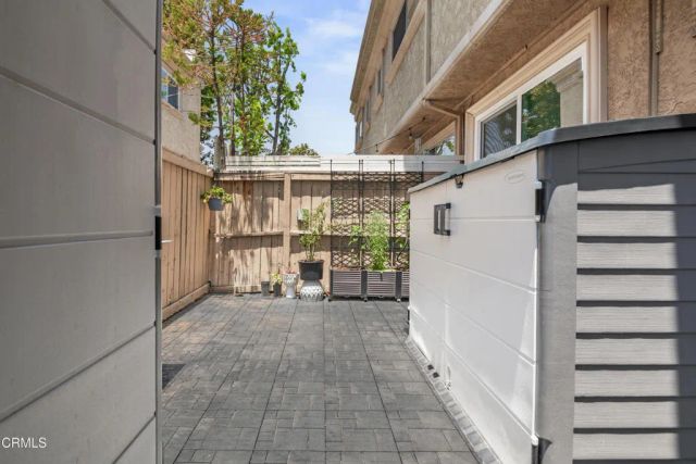 20224 Cohasset Street 12, Winnetka, CA 91306
