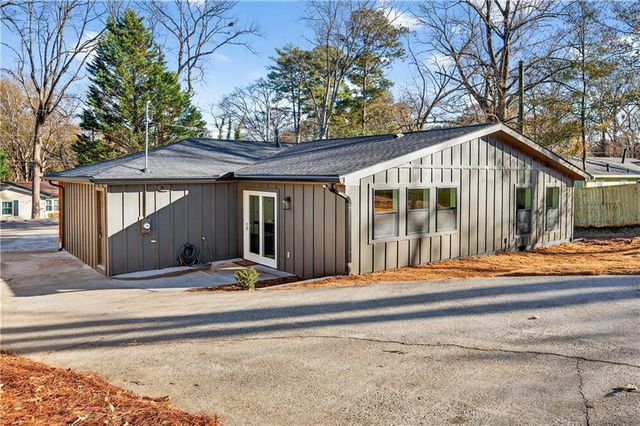 2720 Ivanhoe SE Lane, Smyrna, GA 30082