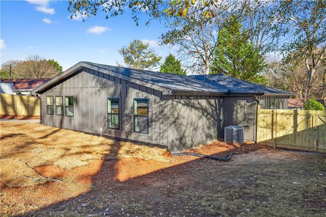 2720 Ivanhoe SE Lane, Smyrna, GA 30082